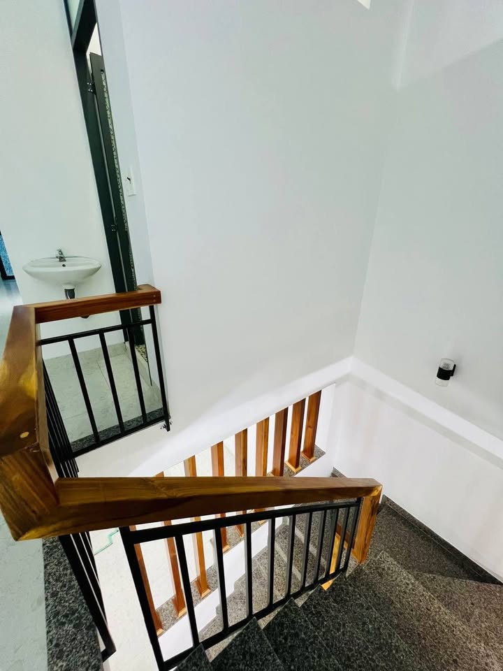 Nhà 2 Tầng Tại Phường Hải Cảng, Quy Nhơn - 40m² Giá 2 Tỷ - Sổ Đỏ Chính Chủ!