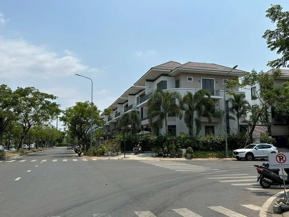 Townhouse KDC Lavila Nhà Bè 140m² giá 20 tỷ - Căn góc đẹp, đầu tư sinh lời!