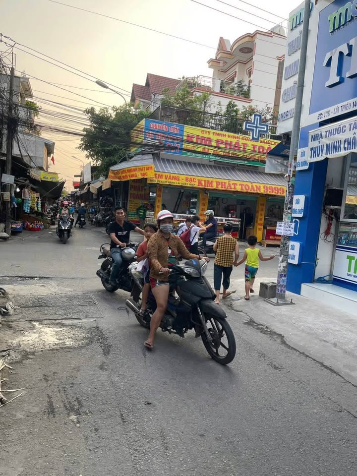 Nhà mặt tiền Chợ Bình Hoà 158m² giá 6.6 tỷ - Cơ hội đầu tư tuyệt vời!