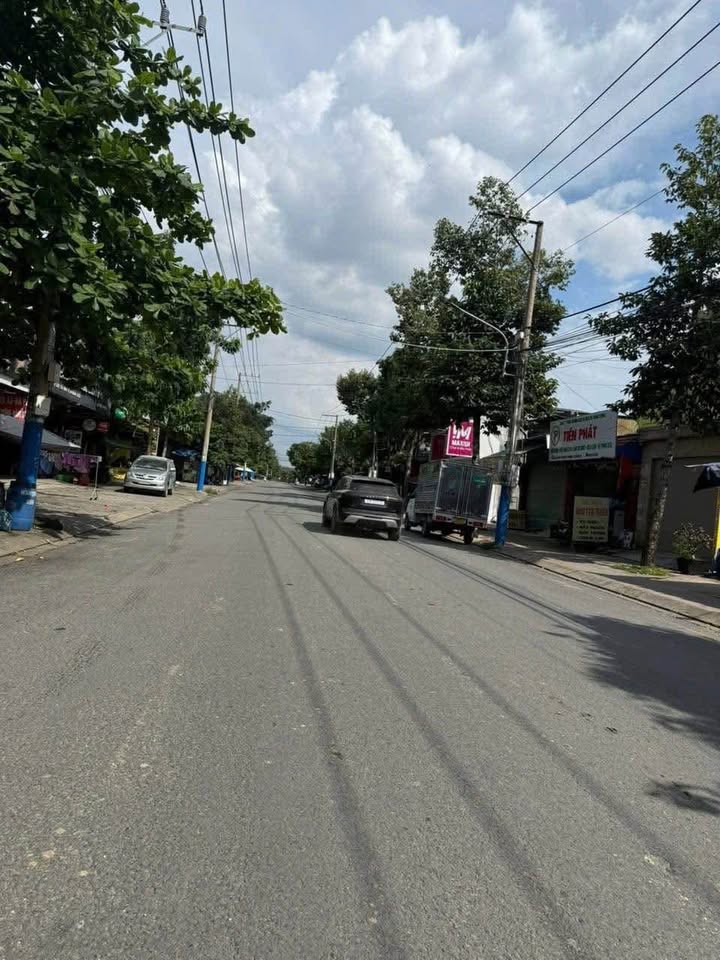 Bán mặt tiền Bùi Thị Xuân Dĩ An 150m² giá 5.2 tỷ - Đầu tư sinh lời ngay!