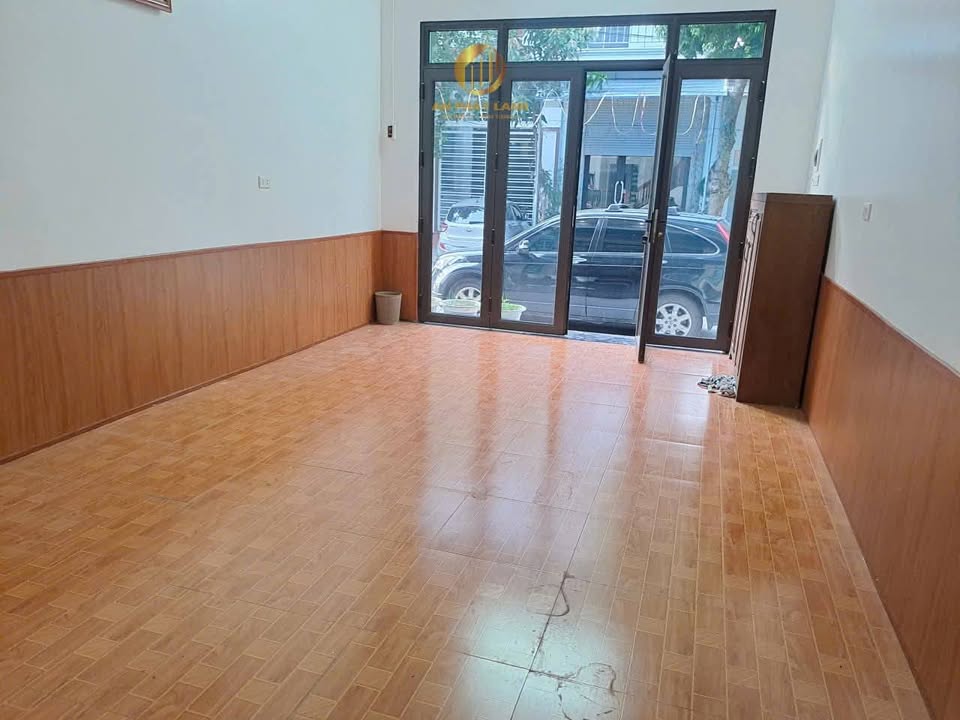 Nhà 2 tầng tại ngõ 70 Phạm Văn Nghị, Đông Thành, 64m² giá 5 tỷ - Cơ hội đầu tư tuyệt vời!