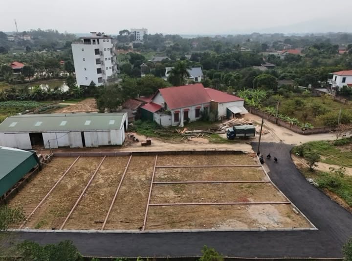 Đất nền nghỉ dưỡng Ba Vì 100m² giá chỉ 900 triệu - Cơ hội đầu tư hấp dẫn!