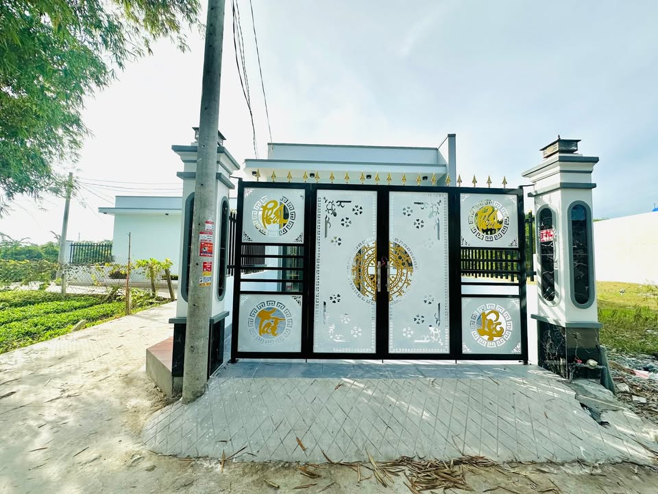 Nhà Cấp 4 3 Mặt Tiền Mỹ Lộc, Cần Giuộc 200m² giá 2.2 tỷ - Vị trí đắc địa, tiện ích đầy đủ!