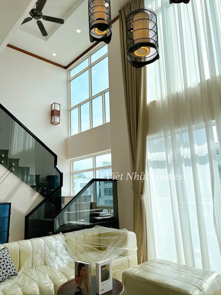 Penthouse Hoàng Anh Gia Lai 3 Nhà Bè 363m² giá 25 triệu - Full nội thất cao cấp