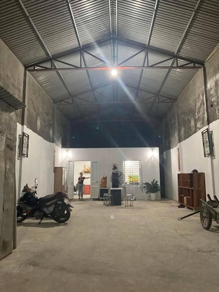 Nhà xưởng mặt tiền đường Cù Chính Lan, Hoàng Mai, Nghệ An 196m² giá 2 tỷ - Cơ hội đầu tư hấp dẫn!