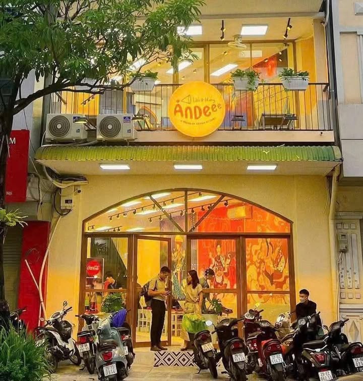 Cho thuê mặt bằng kinh doanh Nguyễn Khánh Toàn 120m² giá 50 triệu - Vị trí đắc địa, ô tô tránh!