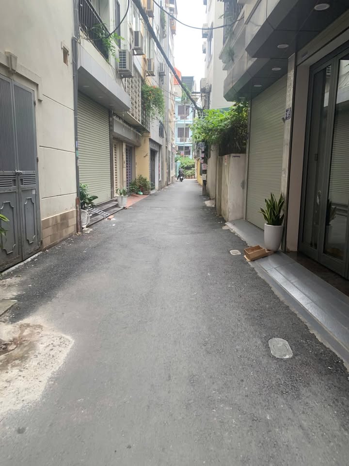 Nhà đẹp Bồ Đề Long Biên 33m² giá 8 tỷ - Cơ hội hiếm có!