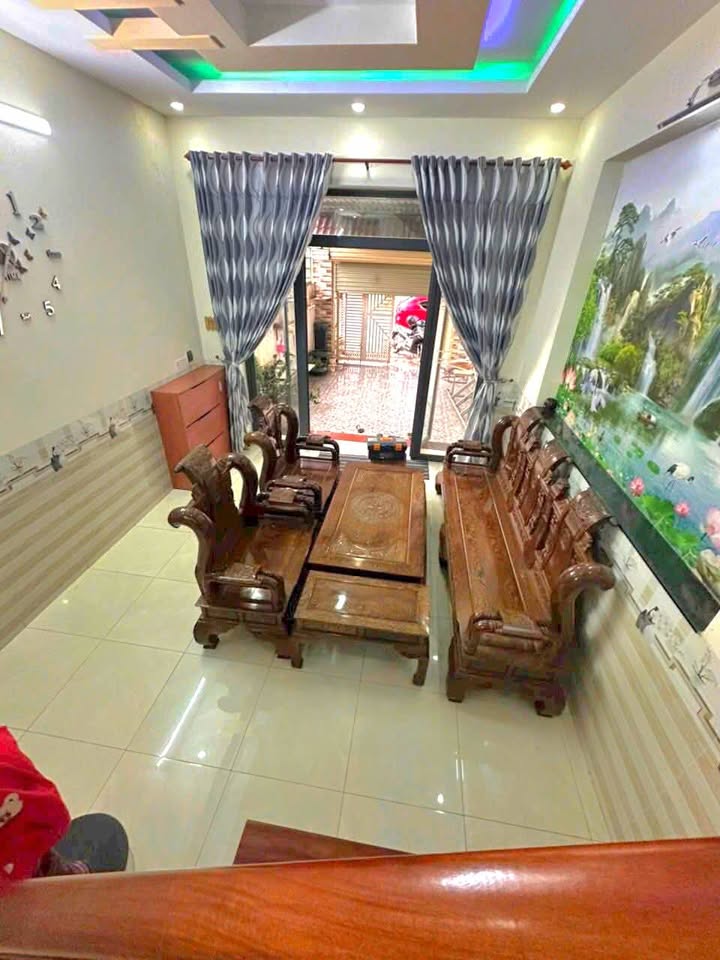 Nhà cho thuê KDC Lê Phong, Dĩ An 80m² giá 8 triệu - Sân ô tô 9 chỗ tiện nghi