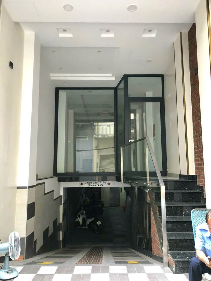 Cho thuê FrontHouse Võ Văn Tần, Quận 3 - Diện tích 72m² - Phù hợp cho nhiều mô hình kinh doanh!