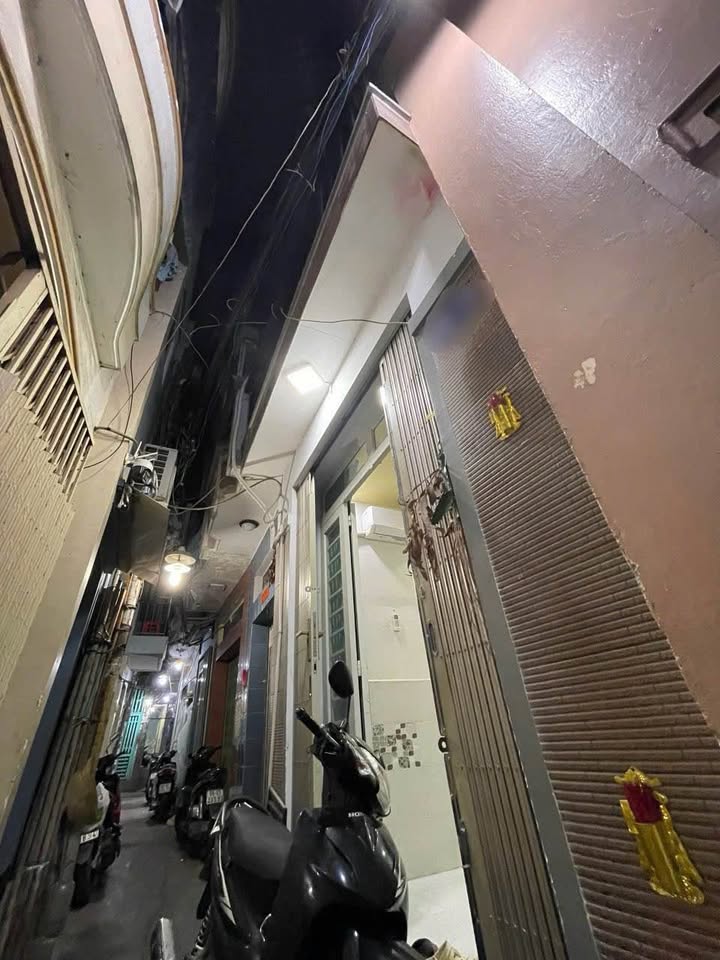 Nhà Bán Hẻm Lương Văn Can Quận 8 Diện Tích 17m² Giá 2.2 Tỷ - Đầu Tư Sinh Lời Ngay!