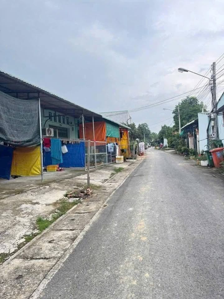 Dãy trọ 10 phòng tại Uyên Hưng, Tân Uyên 160m² giá 2.999 tỷ - Cơ hội đầu tư sinh lời!