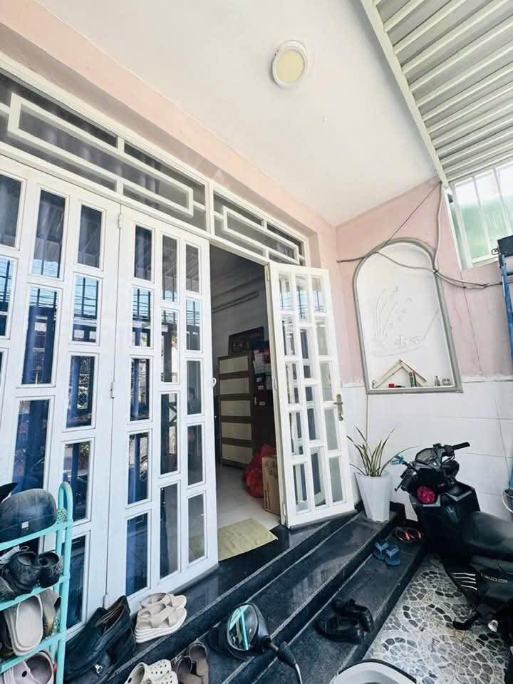 Nhà 2 tầng Hiệp Bình Chánh 58m² giá 5.2 tỷ - Giảm 600 triệu, tặng nội thất!