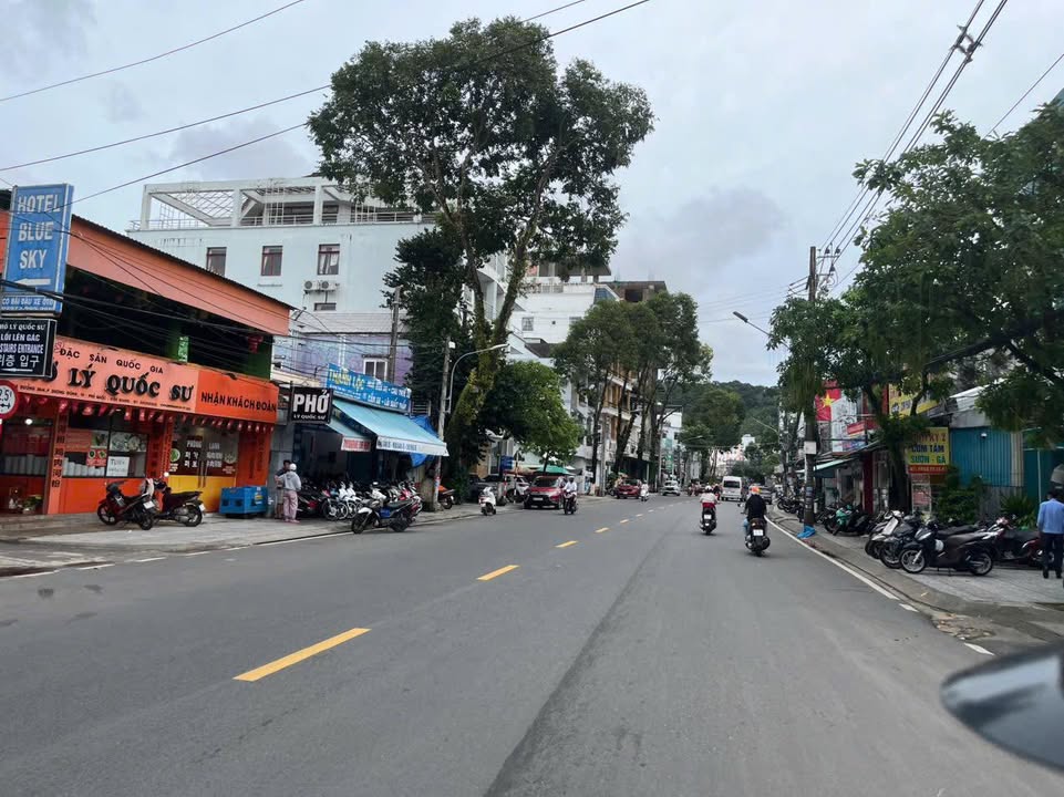Đất nền Dương Đông Phú Quốc 125m² giá 1 tỷ - Sổ đỏ chính chủ, thuận tiện giao thông!