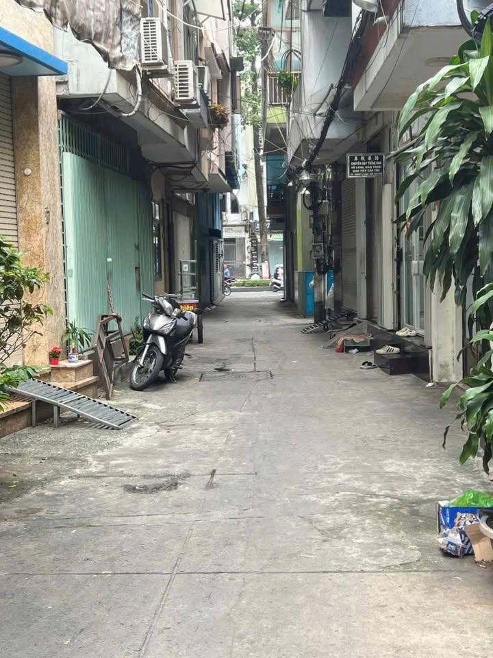 Nhà 2 mặt tiền 116 Nguyễn Chí Thanh, Quận 10, 18m² chỉ 3.25 tỷ - Đầu tư sinh lời!