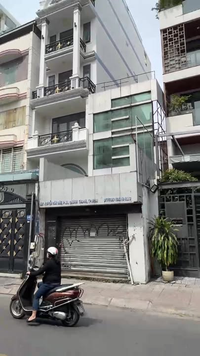 FrontHouse Mặt Tiền Nguyễn Văn Đậu, Bình Thạnh 90m² giá 15.8 tỷ - Đầu tư sinh lời hấp dẫn!