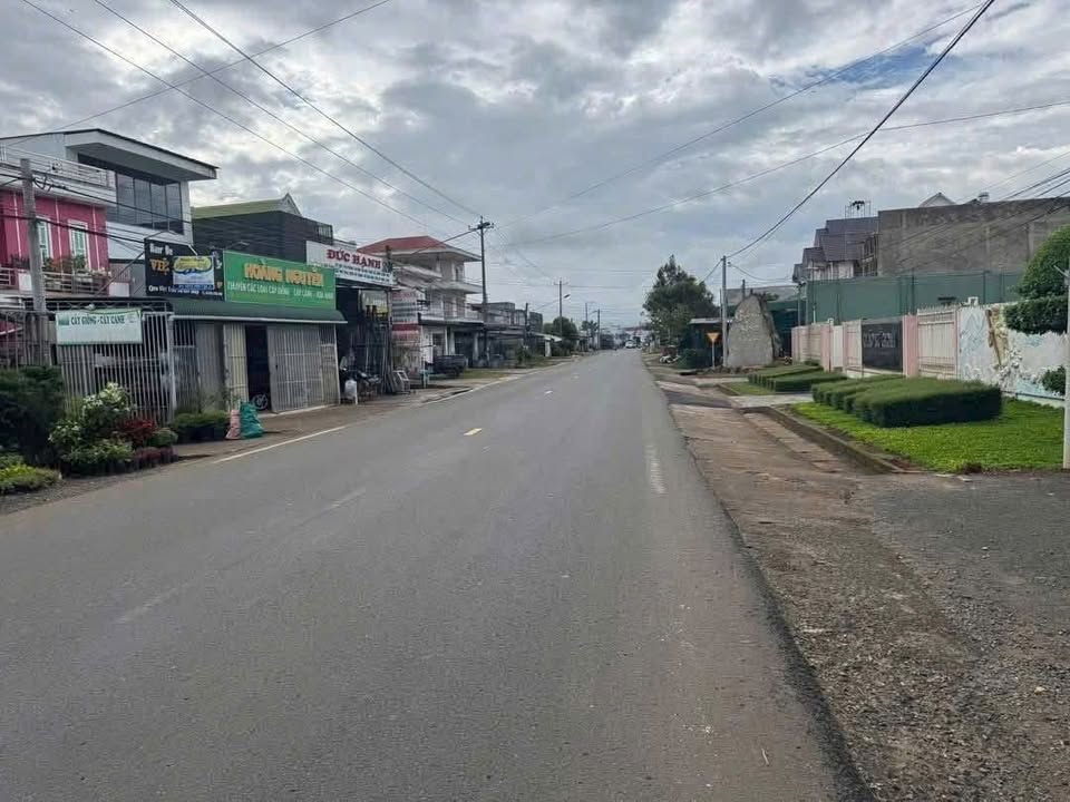 Nhà cấp 4 mặt tiền đường Nguyễn Văn Cừ, Bảo Lộc 600m² giá 7.5 tỷ - Kinh doanh thuận lợi!