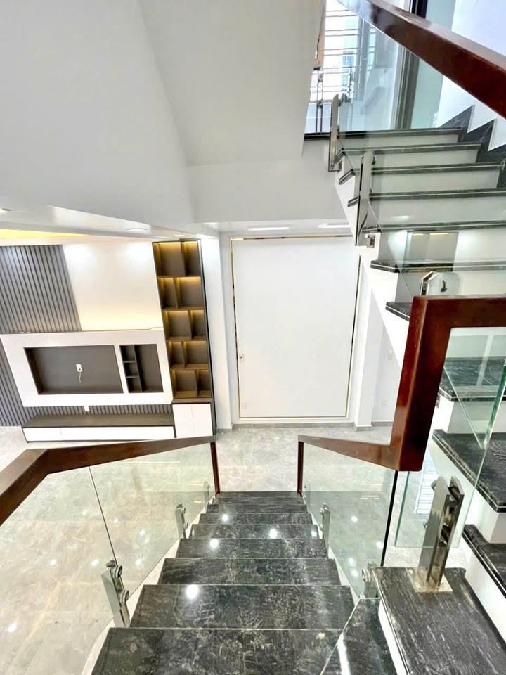 Nhà 4 tầng tại đường Ngô Gia Tự, Hải An 41m² giá 3.68 tỷ - Thiết kế đẹp, ô tô đỗ cửa!