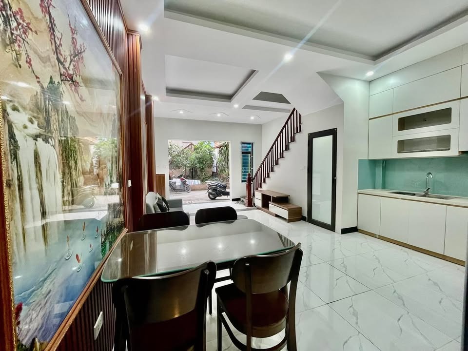 Nhà Phú Diễn 50m² giá 6.7 tỷ - Lô góc ô tô đỗ cửa, kinh doanh sầm uất!