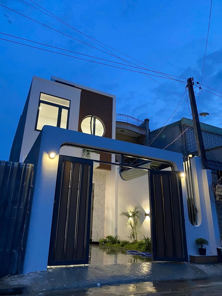 Nhà mặt tiền kinh doanh Phường Bửu Long 100m² - Thiết kế hiện đại, sẵn sàng vào ở!