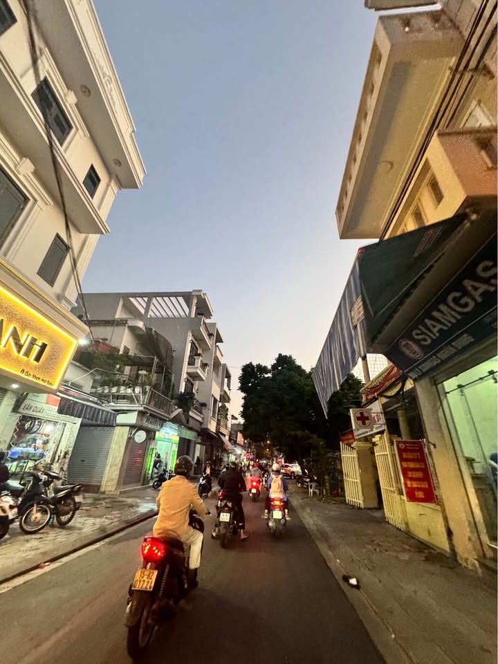 Nhà cho thuê đường Lê Lợi, Hải Phòng 102m² giá 10 triệu - Đỗ ô tô 24/24!