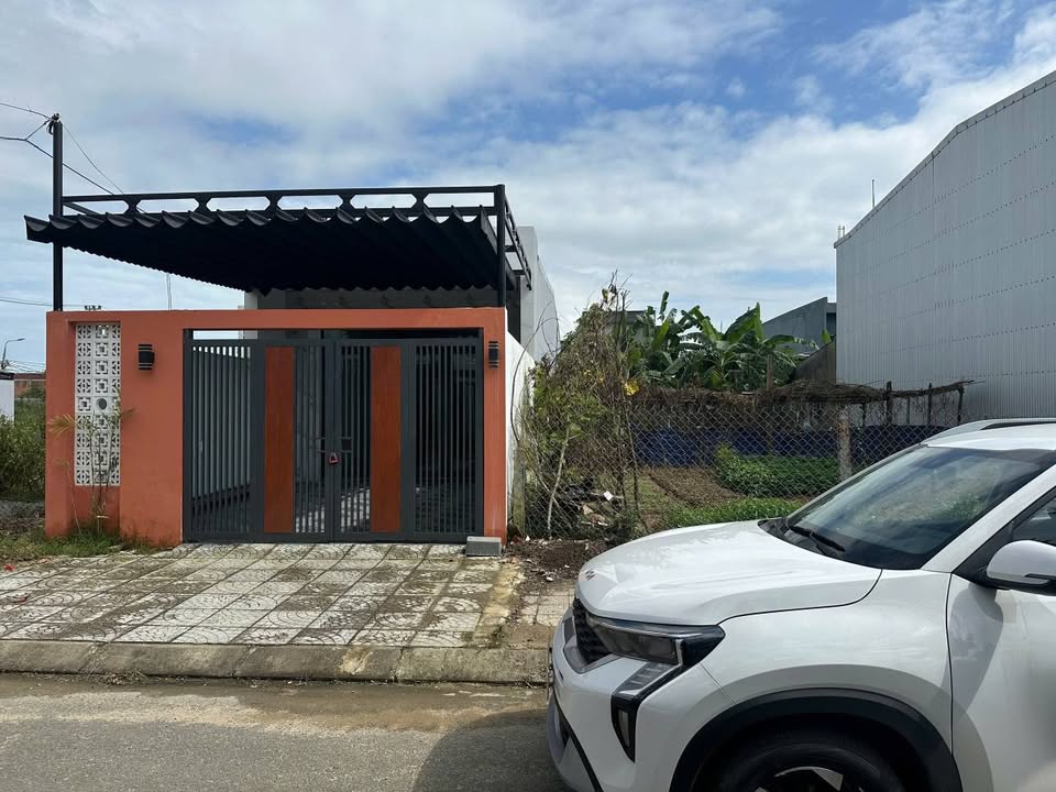 Nhà cấp 4 Hòa Liên 125m² giá 3.35 tỷ - Sân để ô tô rộng rãi!