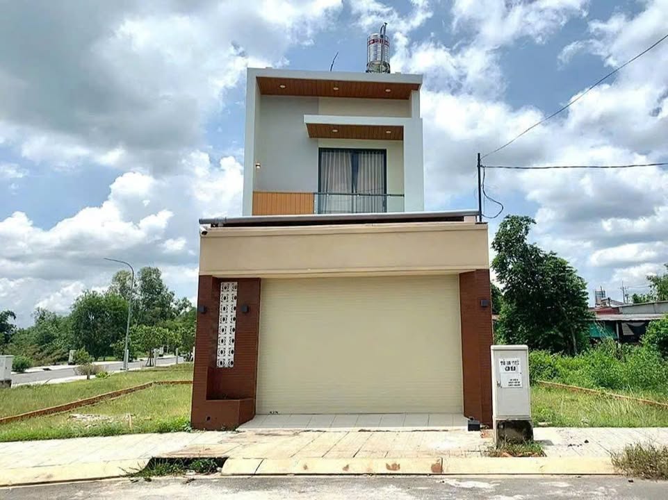 Nhà lầu mặt tiền 387 Ấp Cây Sộp, Củ Chi 85m² giá 3 tỷ - Dọn vào ở ngay!