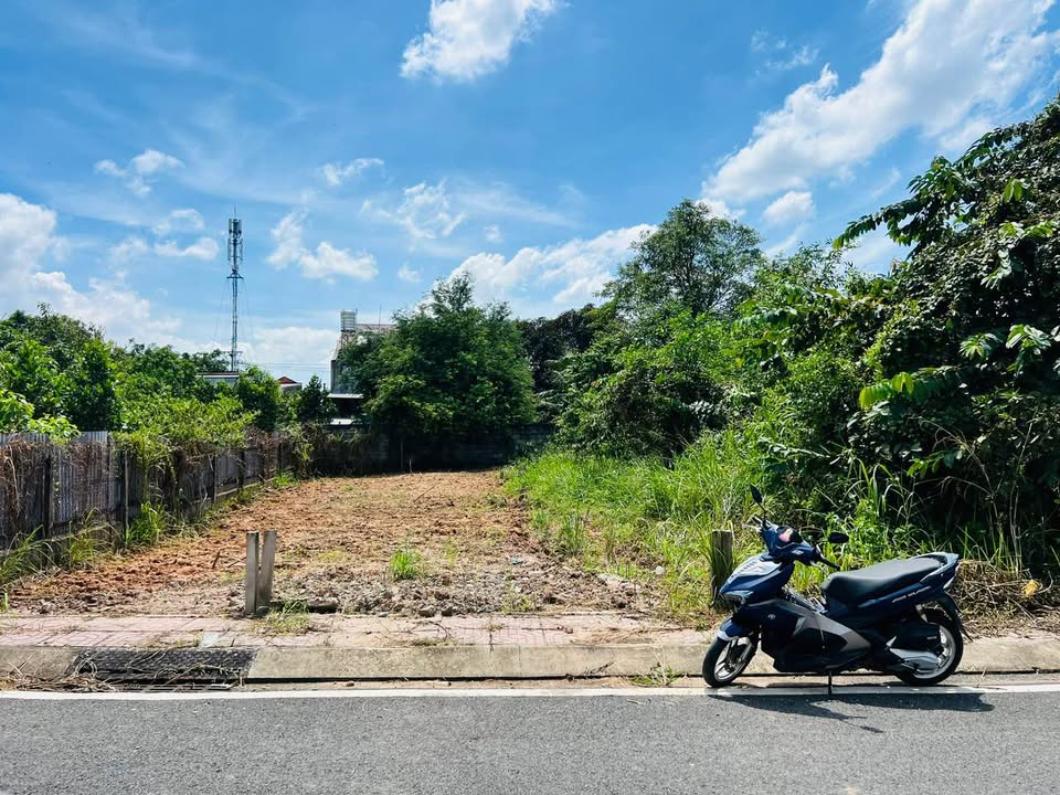 Đất mặt tiền Phạm Văn Chèo, Củ Chi 120m² giá 3.3 tỷ - Sổ riêng, thương lượng ngay!