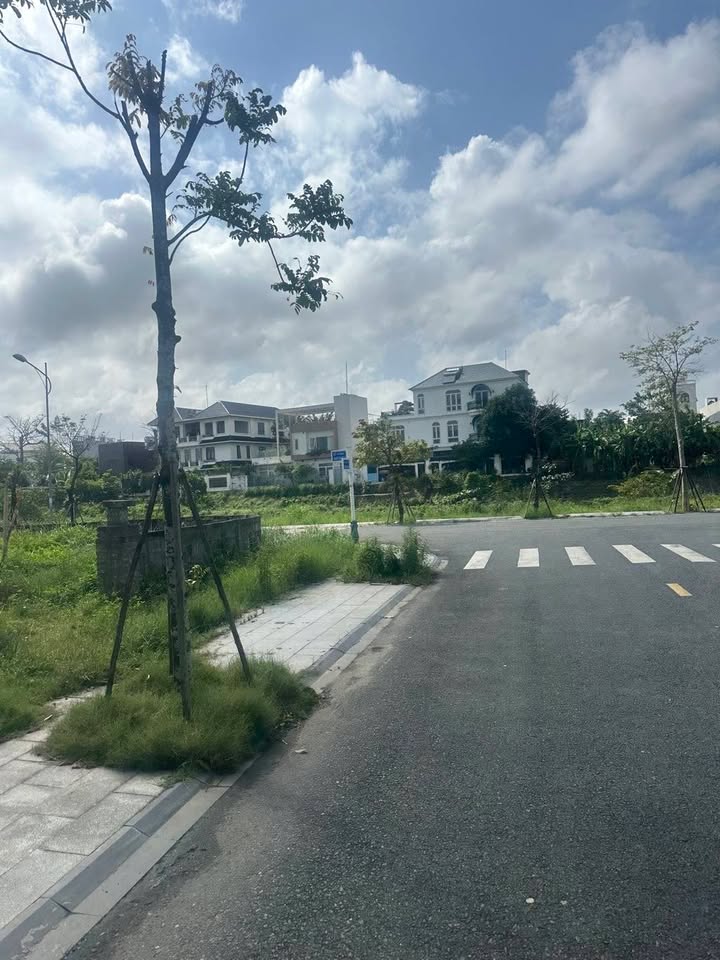 Biệt thự Giáng Hương 6, Đà Nẵng 300m² giá 36 tỷ - Không gian sống đẳng cấp ven sông!