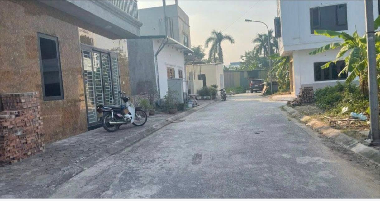 Đất nền Cự Khối Long Biên 33.6m² giá 6.2 tỷ - Bán gấp, vị trí đẹp!