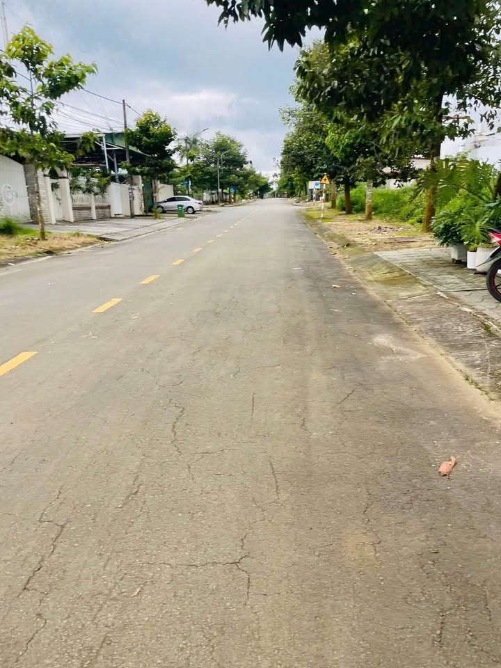 Nhà mặt tiền Đặng Trần Côn, Bảo Lộc 110m² giá 3.7 tỷ - Cơ hội đầu tư hấp dẫn!