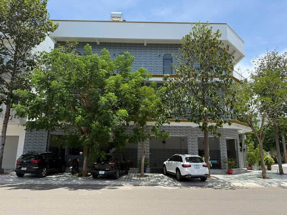 Nhà 2 mặt tiền đường Phạm Tuấn Tài, Phú Thủy 100m² giá 12.8 tỷ - Vị trí kinh doanh siêu đẹp!