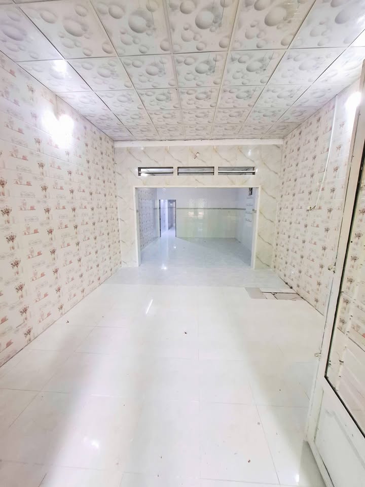 Nhà cho thuê mặt tiền đường lớn phường Trấn Biên, Biên Hòa, Đồng Nai - Giá chỉ 4.5 triệu/tháng!