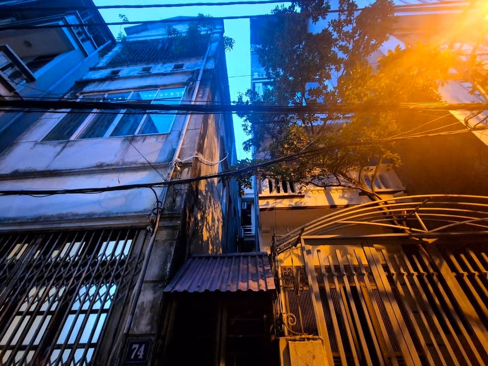 Nhà 4 tầng Trần Cung 50m² giá 7 tỷ - Sổ đỏ chính chủ, vào ở ngay!