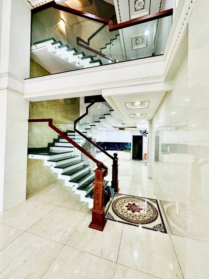 Nhà đẹp Đường Tây Lân, Quận Bình Tân, 80m² giá 8.1 tỷ - Thiết kế hiện đại, sẵn sàng ở ngay!