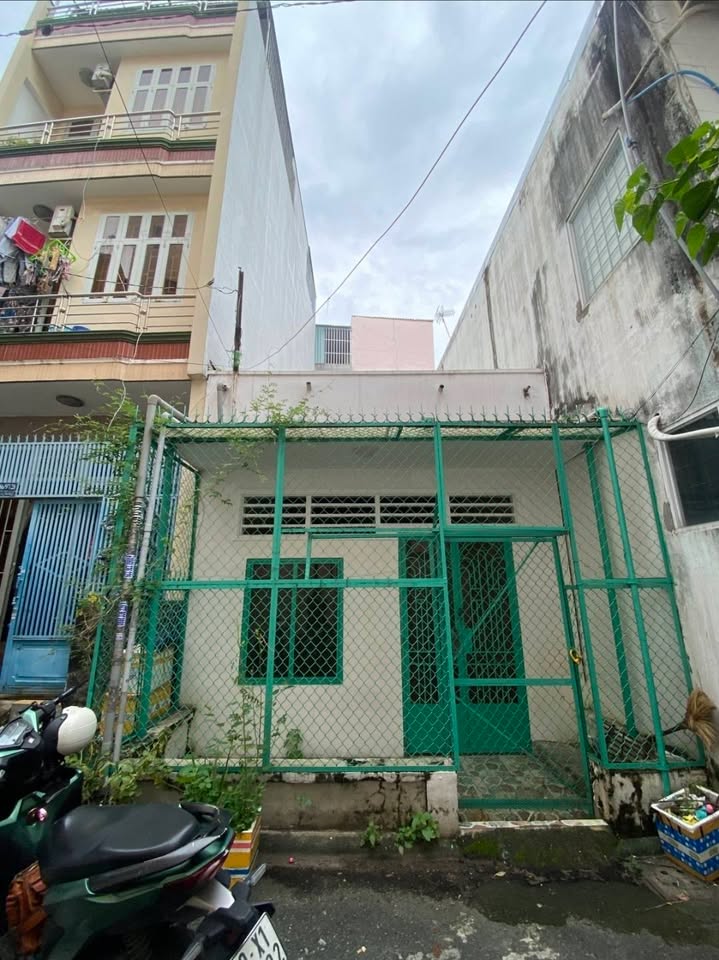 Nhà 2 tầng đường Trường Chinh, Tân Bình 55m² giá 5.9 tỷ - Tiện xây mới gần sân bay!