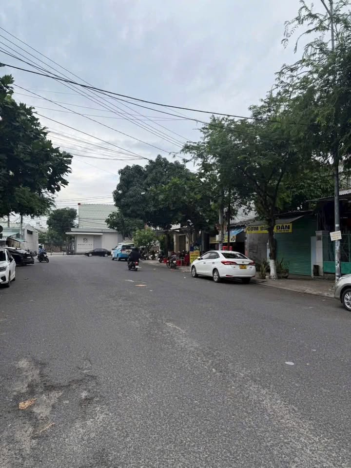 Đất đẹp 2 mặt tiền Lý Nam Đế, Phước Long, Nha Trang 180.9m² giá 16.5 tỷ - Cơ hội đầu tư tuyệt vời!