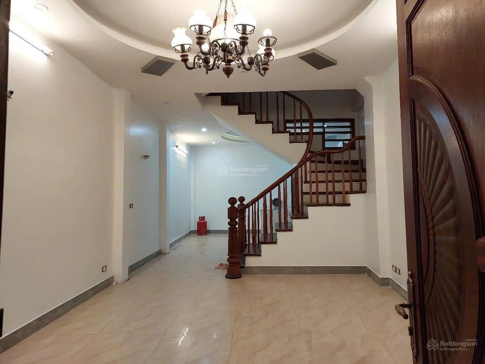 Nhà riêng 5 tầng ngõ 133 Hoa Bằng, Cầu Giấy 45m² - Giá thuê chỉ 22.5 triệu