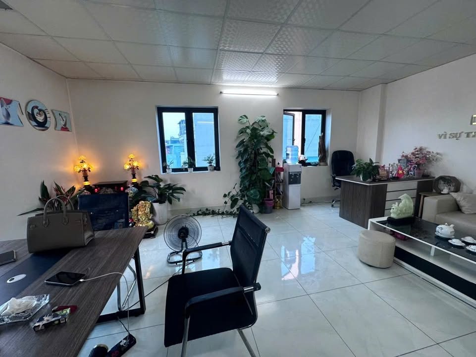 Sàn văn phòng cho thuê tại 195 Phạm Văn Đồng, Bắc Từ Liêm 30m² - Giá chỉ 5.5 triệu/tháng!