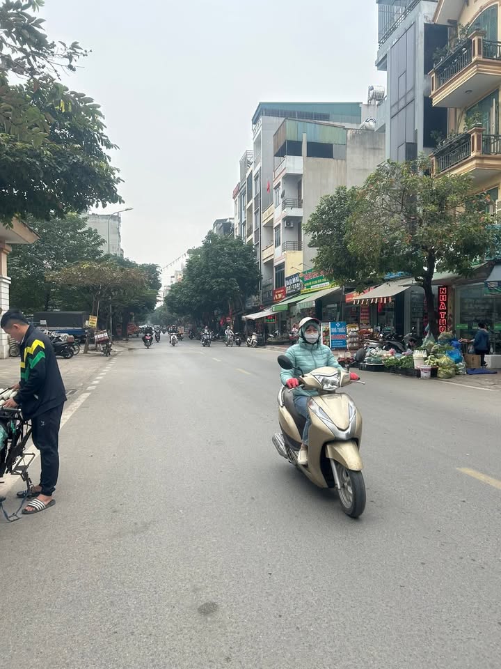 Cho thuê biệt thự 200m² khu đô thị Thành Phố Giao Lưu - Thiết kế hiện đại, tiện nghi đầy đủ