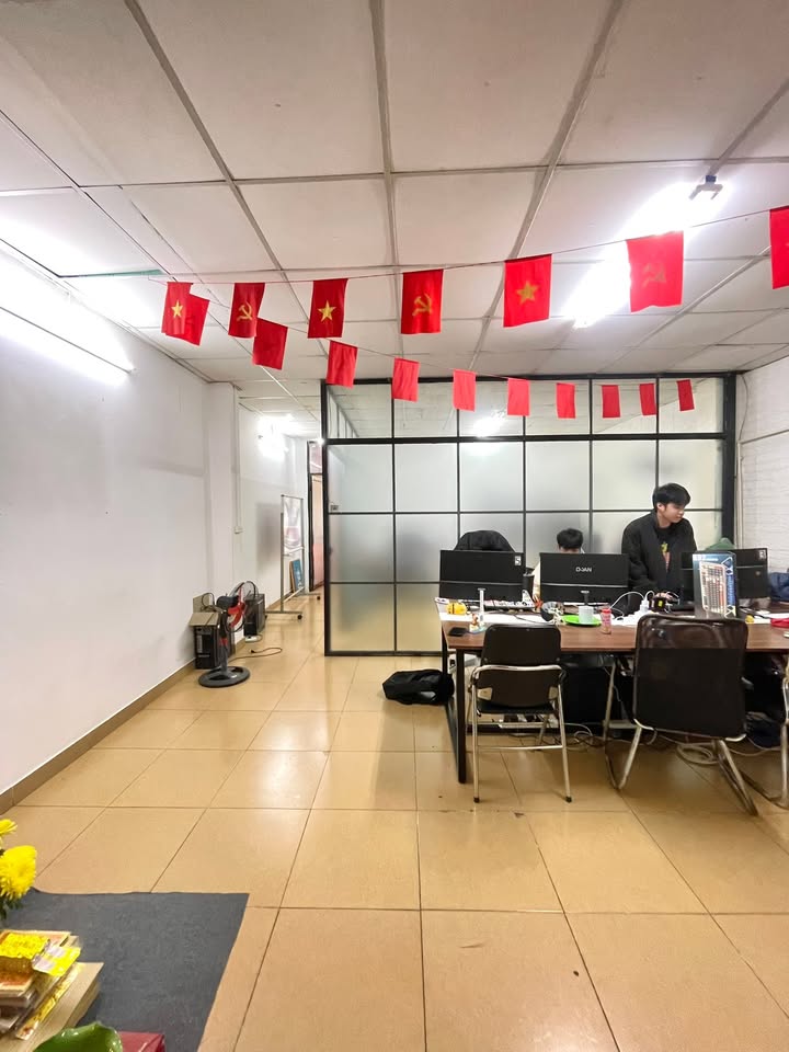 Cho thuê văn phòng Hồ Tùng Mậu Cầu Giấy 50m² giá 8.5 triệu - Không gian làm việc lý tưởng!