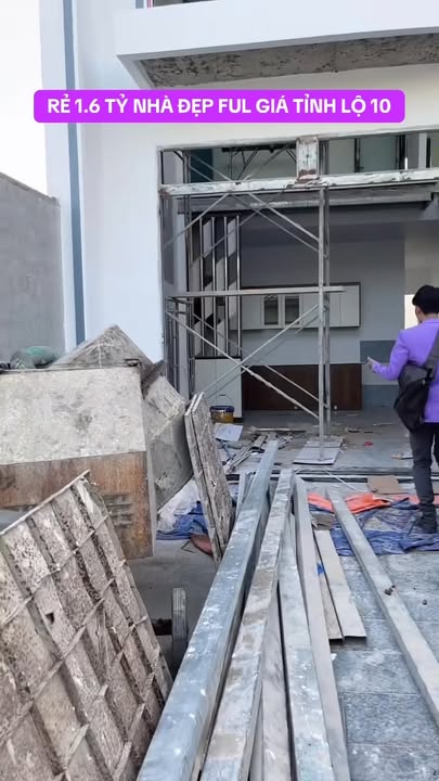 Nhà phố Mỹ Hạnh 100m² giá 1.6 tỷ - Sổ riêng, thuận tiện di chuyển!