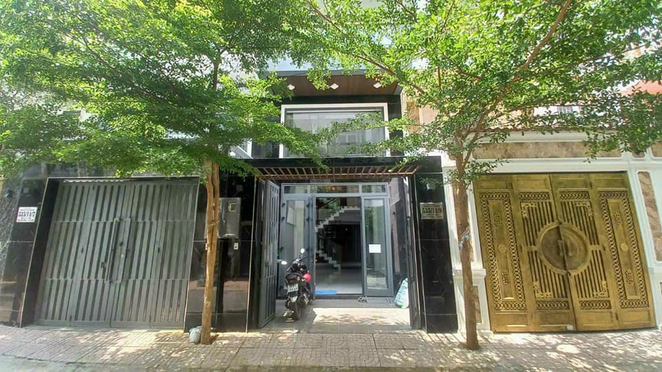 Nhà bán Hiệp Bình Phước 78m² giá 9.6 tỷ - Thiết kế hiện đại, sân vườn tuyệt đẹp!