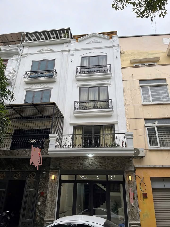 Nhà cho thuê KĐT Văn Phú Hà Đông 90m² giá 35 triệu - Thang máy tiện nghi!