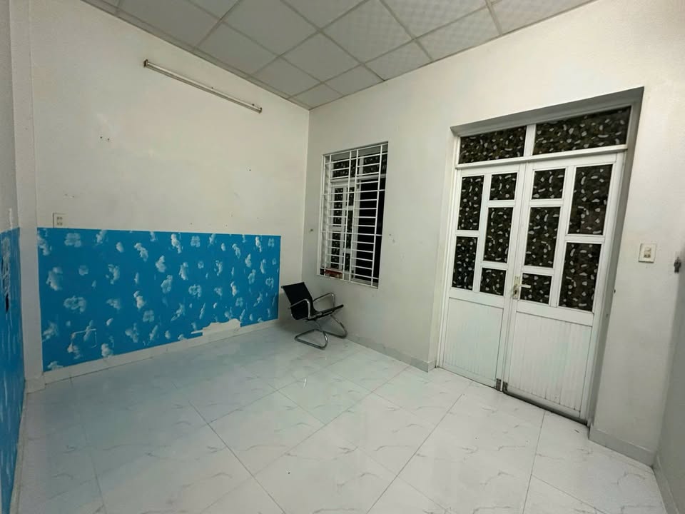 Nhà 1 trệt 1 lầu hẻm 2/4 Vạn Thắng, Nha Trang 34m² giá 2.4 tỷ - Bán gấp, bớt lộc!