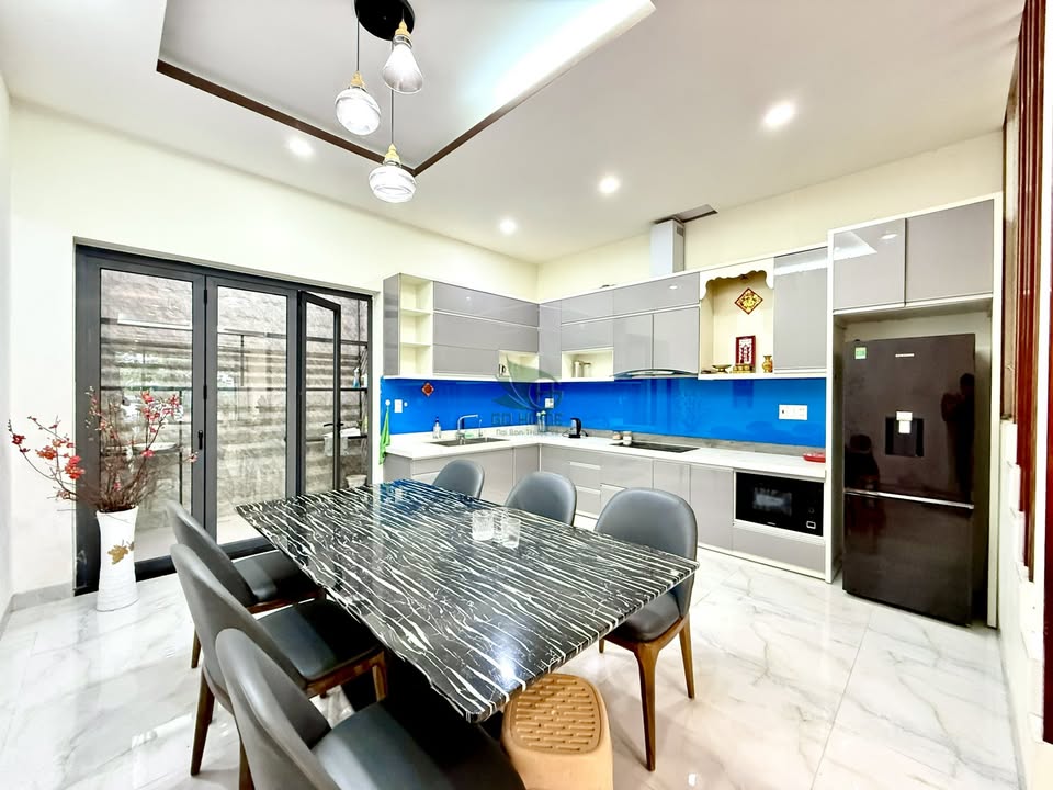 Nhà cho thuê 4 phòng ngủ tại Nha Trang, 100m² giá 23 triệu - Full nội thất, sẵn sàng ở ngay!