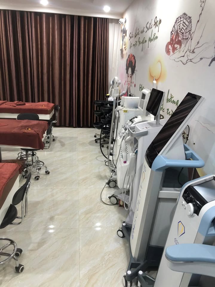 Cho thuê mặt bằng kinh doanh Triều Khúc 100m² - 2 mặt tiền thoáng đãng!