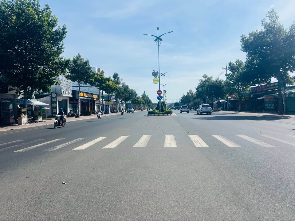 Đất nền 200m² mặt tiền Hùng Vương, Phan Thiết giá 15 tỷ - Cơ hội đầu tư tuyệt vời!