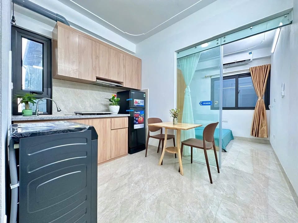 Căn hộ cho thuê tại 718 Đường Láng, Đống Đa - Tầng 5 thang máy, đầy đủ nội thất!