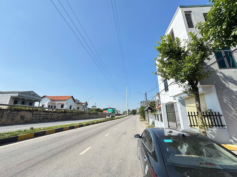 Đất mặt đường Lạc Long Quân, Tiên Cát, Việt Trì 54m² giá chỉ 2 tỷ - Đầu tư sinh lời!