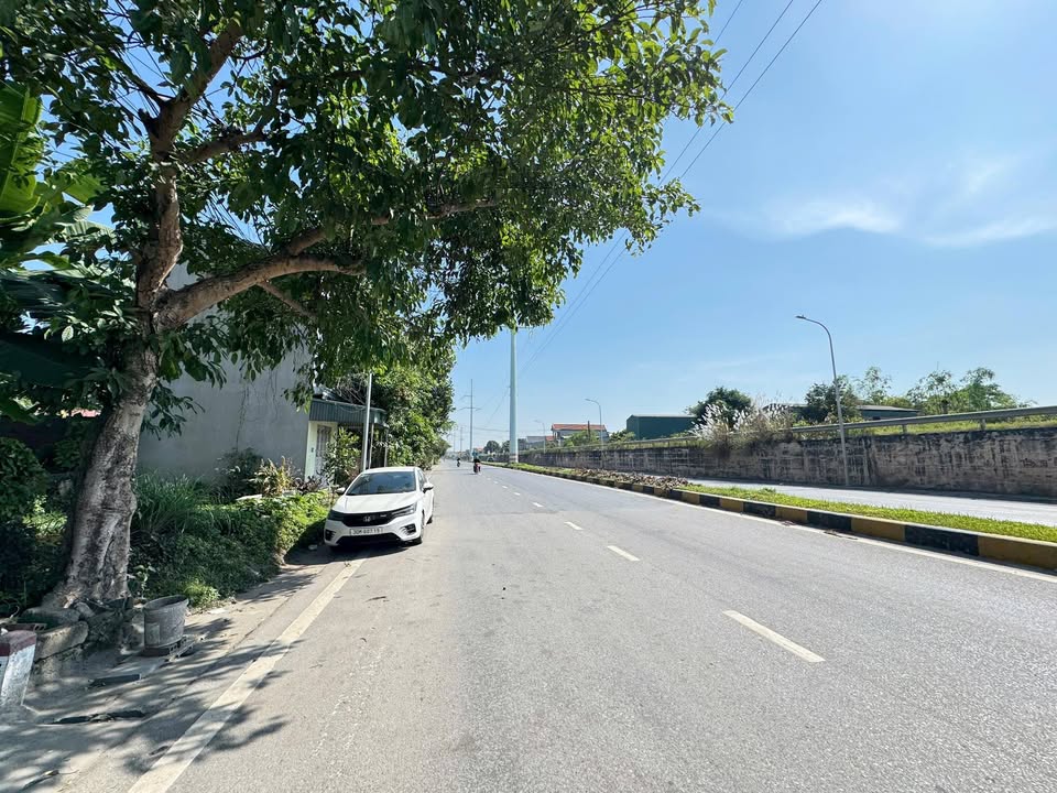 Đất nền đường Lạc Long Quân 106,2m² - Vị trí trung tâm Tiên Cát, thuận tiện kinh doanh!